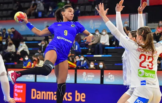 Seleção feminina de handebol perde da Dinamarca e cai nas quartas do Mundial