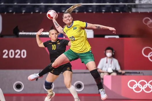 Brasil perde da Suécia no handebol feminino e decide classificação com a França