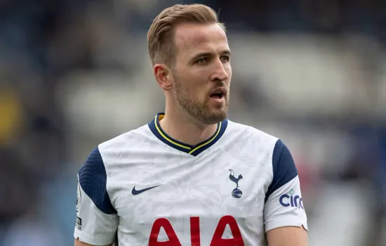 Harry Kane confirma volta aos treinos e nega que não tenha se reapresentado ao Tottenham