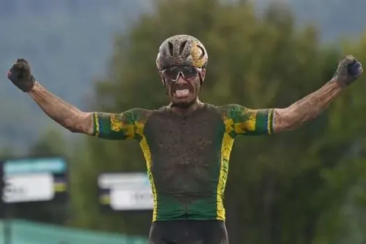 Brasileiro Henrique Avancini é bicampeão da maratona no Mundial de mountain bike