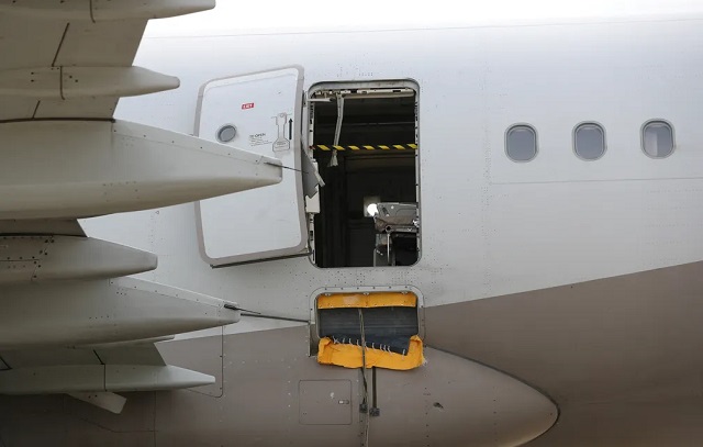 Homem abre porta de avião durante voo e é preso na Coreia do Sul