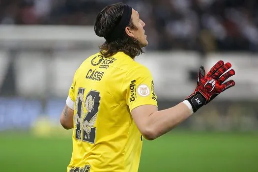 Cássio é homenageado por recorde no Corinthians e se emociona: “É gratificante”