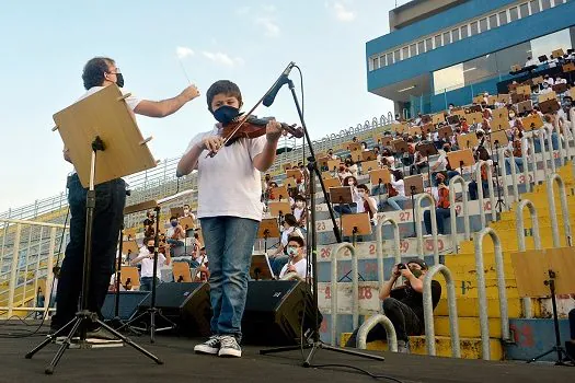 Santo André homenageia profissionais da enfermagem com apresentação do Projeto Locomotiva