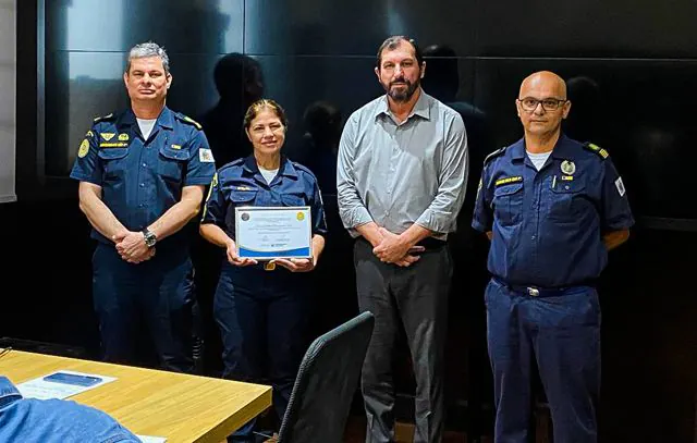 São Bernardo homenageia GCMs que salvaram bebê de asfixia