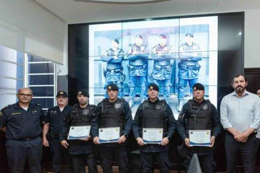 Equipe da Romu de São Bernardo recebe homenagem após interceptar desmanche de motos