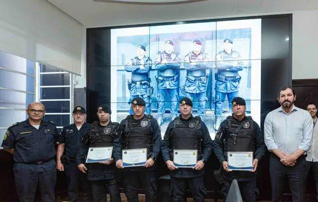 Equipe da Romu de São Bernardo recebe homenagem após interceptar desmanche de motos