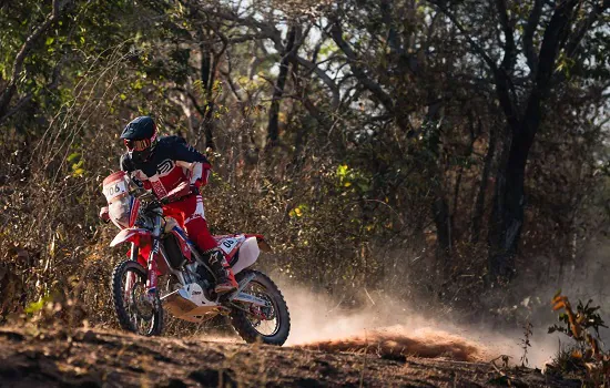 Equipe Honda Racing chega à metade do Sertões 2022 na liderança geral das motos