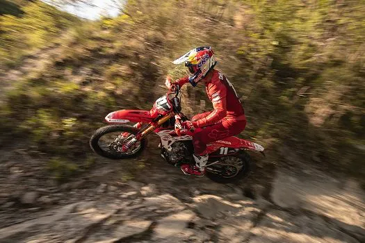 Bruno Crivilin completa primeiro dia do Mundial de Enduro 2022