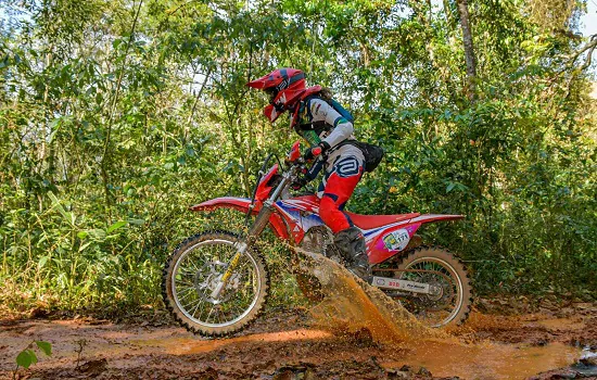 Bárbara Neves vence segundo dia do Enduro da Independência 2022 pela classe Feminina