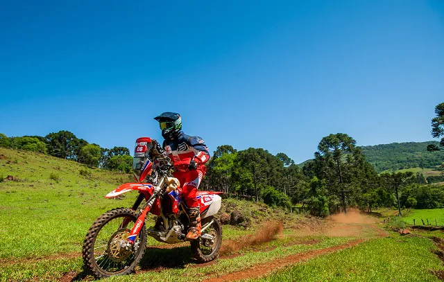 Bissinho Zavatti e Tiago Wernersbach vencem no 1º dia do Rally Caminhos da Neve