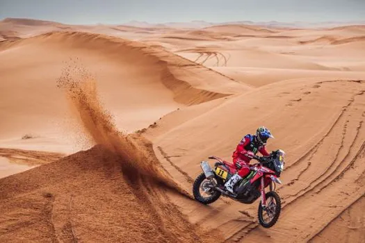 Monster Energy Honda mantém pilotos no top 10 das motos após 9 etapas do Rally Dakar 2023