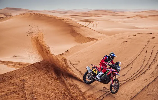 Monster Energy Honda mantém pilotos no top 10 das motos após 9 etapas do Rally Dakar 2023