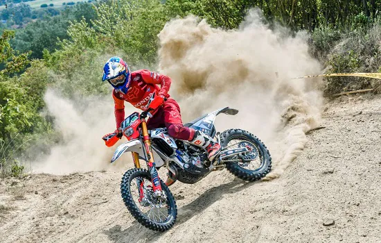 Bruno Crivilin disputa final do Mundial de Enduro 2022 na Alemanha