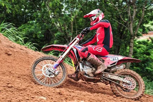 Equipe Honda Racing vai ao pódio na quarta do Brasileiro de Motocross em Atibaia (SP)