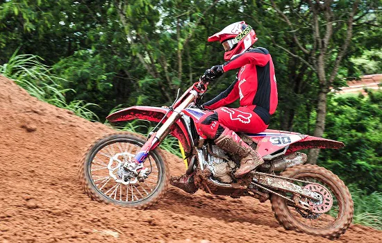 Equipe Honda Racing vai ao pódio na quarta do Brasileiro de Motocross em Atibaia (SP)