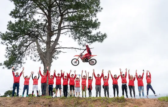 Pilotos da Honda Jr Cup conhecem Centro de Treinamento da Honda Racing de Motocross