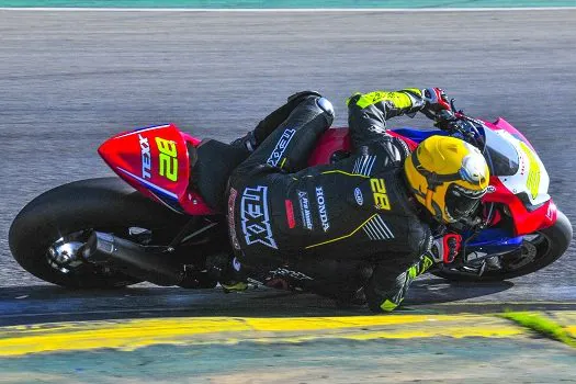 Pedro Sampaio vence e amplia liderança no SuperBike Brasil 2022