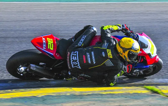 Pedro Sampaio vence e amplia liderança no SuperBike Brasil 2022