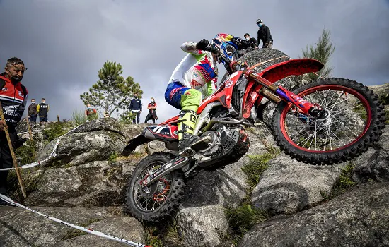 Brasileiro Bruno Crivilin estreia em sétimo lugar na classe E1 do Mundial de Enduro 2021