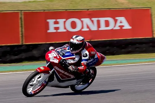 Guilherme “Foguetinho”, da Honda Jr Cup, bate recorde na pista de Interlagos