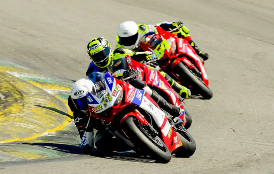 Categorias monomarca Honda foram destaques na quarta etapa do SuperBike Brasil