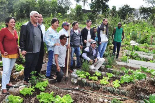 Equatorianos conhecem políticas públicas da área alimentar de Diadema