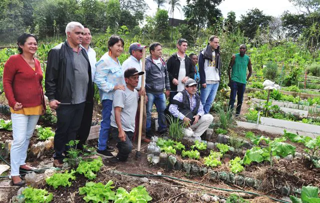 Equatorianos conhecem políticas públicas da área alimentar de Diadema