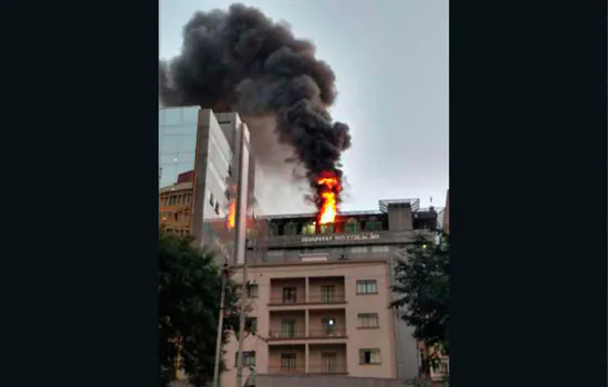 Hospital do Coração em São Paulo pega fogo