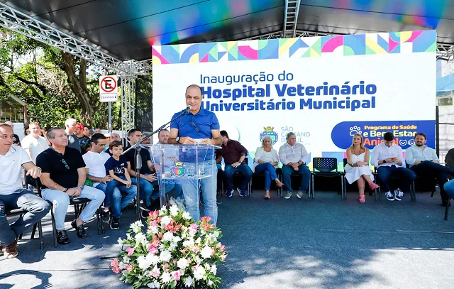 Auricchio inaugura o primeiro hospital veterinário público do ABC