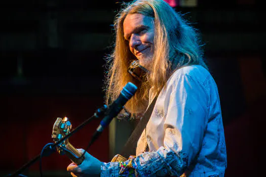 Humberto Gessinger encerra passagem de três shows em SP com casa lotada