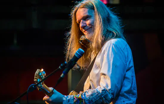 Humberto Gessinger encerra passagem de três shows em SP com casa lotada