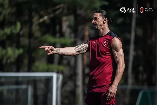 Ibrahimovic está ‘muito perto’ de renovar contrato com o Milan, revela Maldini