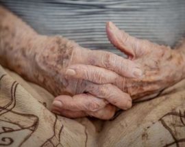 Título do post: Dia do Cuidador de Idosos Profisso em ascenso aquece o mercado de sade e bemestar