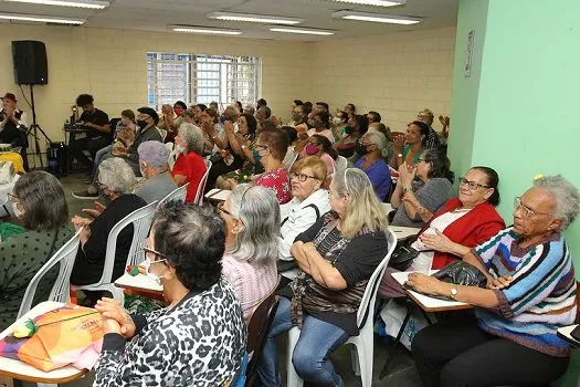 Campanha “Lugar de Idoso na Escola” reforça papel libertador do ensino