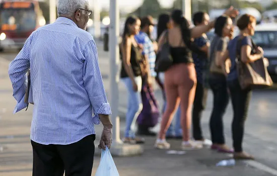 Gratuidade no transporte de idosos tem último dia para complementação