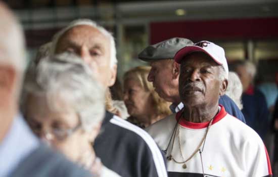 Dia do Idoso: veja dicas para aumentar a segurança em casa