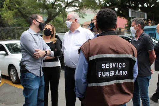 Deputada Carla Morando realiza vistoria no IML de Diadema