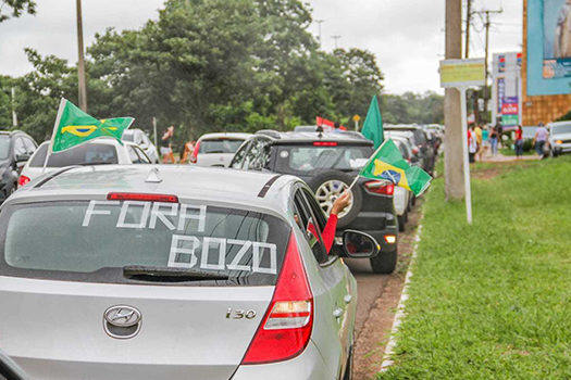 Bolsonaro ironiza atos por impeachment: ‘vi uma carreata monstro de uns 10 carros’