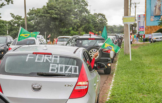 Bolsonaro ironiza atos por impeachment: ‘vi uma carreata monstro de uns 10 carros’