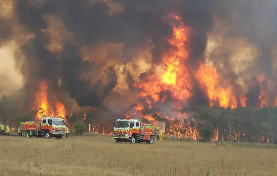 Incêndios: autoridades australianas pedem retirada de 240 mil pessoas