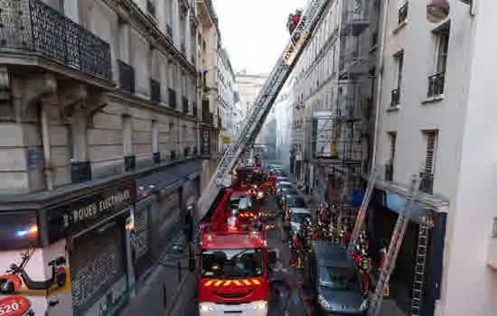 Incêndio em prédio de Paris deixa três mortos