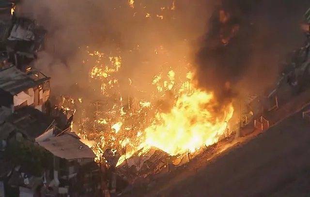 Incêndio atinge casas em Osasco