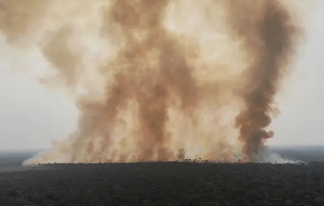 Fumaça de incêndios na Amazônia encobre Manaus e cidades do sul do Amazonas