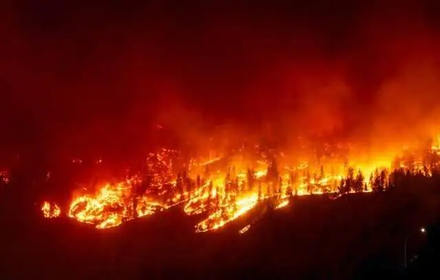 Incêndios florestais forçam retirada de 30 mil pessoas no Canadá