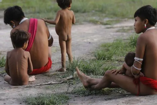 Forças Armadas levarão 15 mil cestas de alimentos aos Yanomami