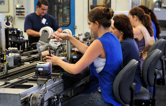 Produção industrial fechou o ano de 2021 com alta de 3