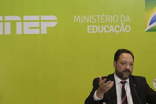 Governo federal exonera presidente do Inep