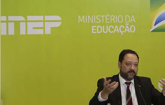 Governo federal exonera presidente do Inep