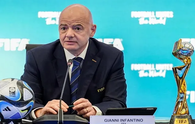 Infantino é reeleito presidente da Fifa e permanece no cargo até 2027