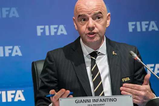 Sem oposição, Infantino garante novo mandato de 4 anos na presidência da Fifa